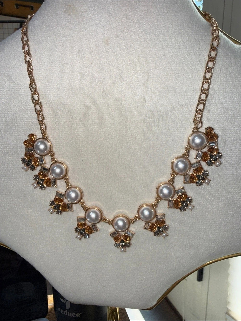 Pearl Statement Necklace in Gold & White Like New